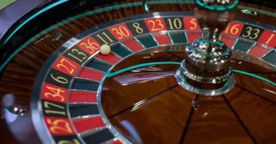 Ilustrasi kemenangan pemain taruhan sportsbook, slot online dan live casino modal300